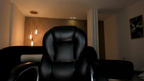 Dominique online show from 12/15/24, 05:13