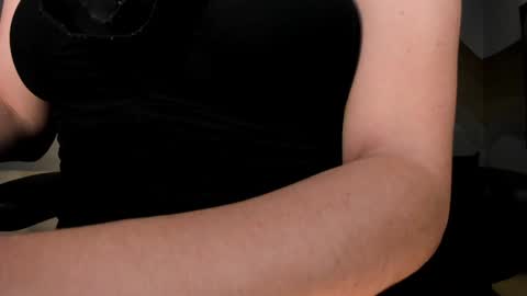 Dominique online show from 12/19/24, 03:51