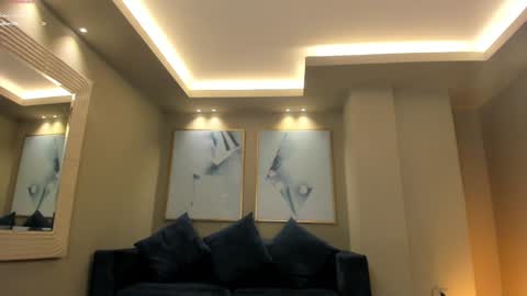 Dominique online show from 01/06/25, 10:47