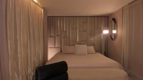 Dominique online show from 09/27/25, 09:42