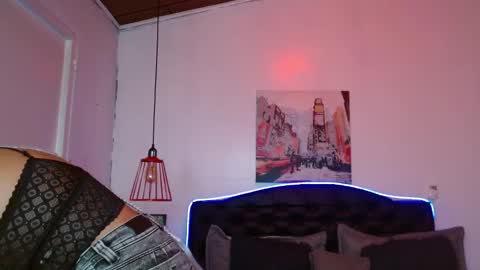  D O M I N K  online show from 11/17/25, 08:47