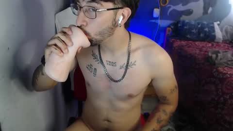 Snapshot of dominus_kane chatting on 11/04/25, 03:00 dominus_kane online show from 11/04/25, 03:00