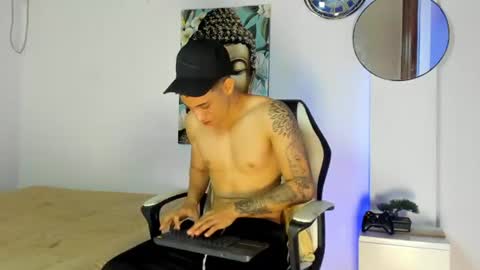 dominyck_ online show from 07/05/26, 04:41