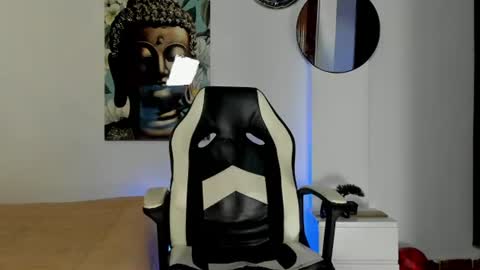 dominyck_ online show from 07/08/26, 05:01