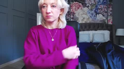 Dom Melisa online show from 12/17/24, 07:29