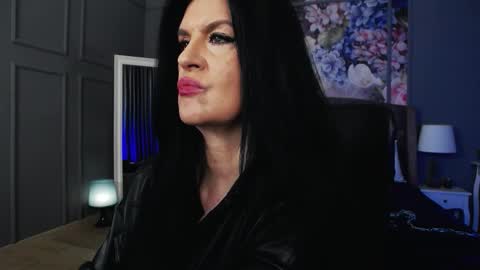 Dom Melisa online show from 12/21/25, 11:56