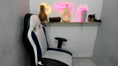 dona_tella online show from 07/16/26, 11:38