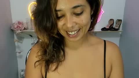 dona_tella online show from 07/29/26, 11:08