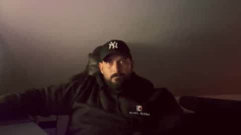 Snapshot of donchriiis chatting on 10/22/25, 07:02 donchriiis online show from 10/22/25, 07:02