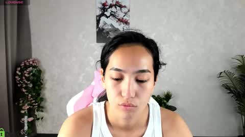 Aura online show from 09/21/25, 03:41