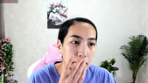 Aura online show from 10/20/25, 02:34