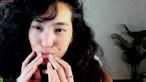 Aura online show from 11/19/25, 02:55