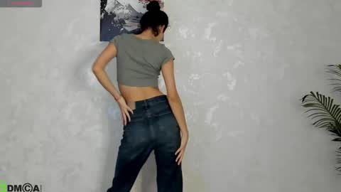 Aura online show from 11/21/25, 03:27