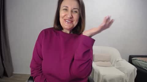 Tatiana 43 curvy sexy body and Joanna redhead 39 years online show from 02/14/26, 04:26