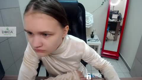 Sia online show from 06/14/26, 06:37