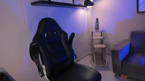  Donna Stonne  online show from 01/21/25, 07:17