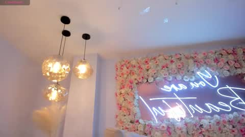  Donna Stonne  online show from 03/10/25, 08:04