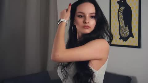 Victoria online show from 03/27/26, 07:13