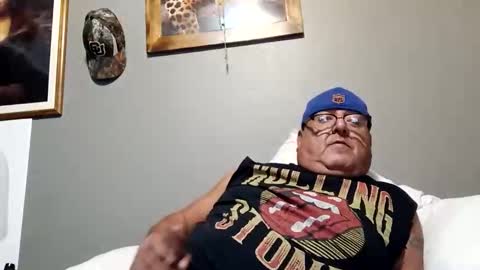 Snapshot of donniewolff66176493 chatting on 11/12/25, 12:00 donniewolff66176493 online show from 11/12/25, 12:00