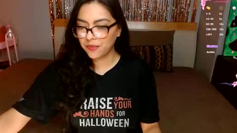 Snapshot of dontbemina chatting on 12/18/25, 06:19 DontBeMina online show from 12/18/25, 06:19