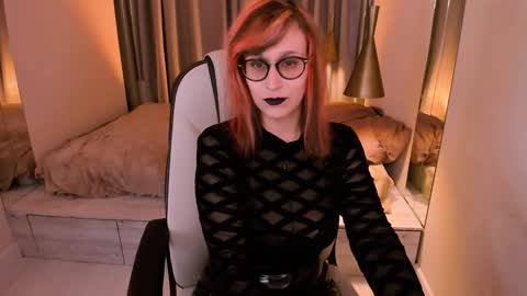 Snapshot of dora_marcelli chatting on 12/20/24, 12:49 Your Dora Follow me 3 online show from 12/20/24, 12:49