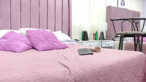 Anny online show from 09/20/25, 01:01