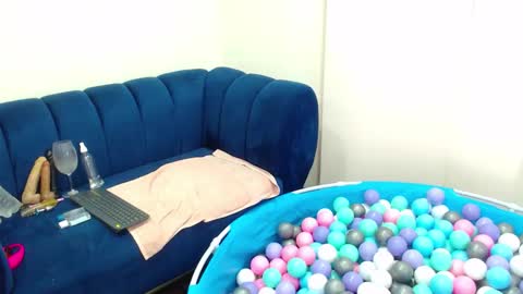 Anny online show from 11/03/25, 11:44