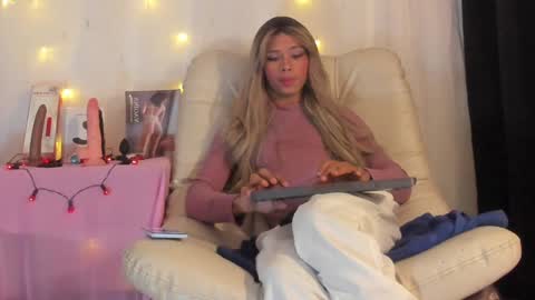 Nicolle online show from 12/13/24, 01:04