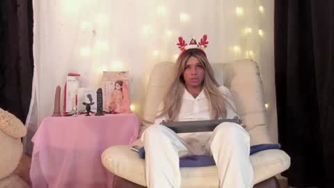 Nicolle online show from 12/22/24, 03:00