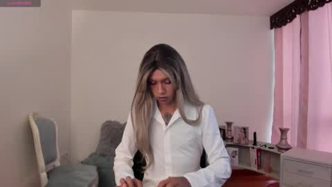 Nicolle online show from 03/03/25, 01:42