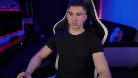 Dorian Reyes online show from 02/13/25, 02:01