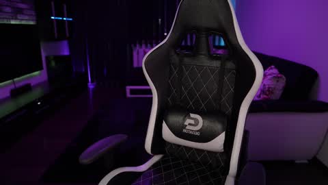 Dorian Reyes online show from 02/25/25, 10:18