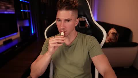 Dorian Reyes online show from 09/18/25, 09:28