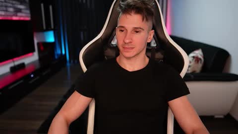 Dorian Reyes online show from 10/02/25, 09:55