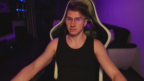 Dorian Reyes online show from 11/07/25, 02:33