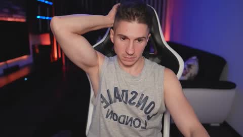 Dorian Reyes online show from 11/22/25, 01:15