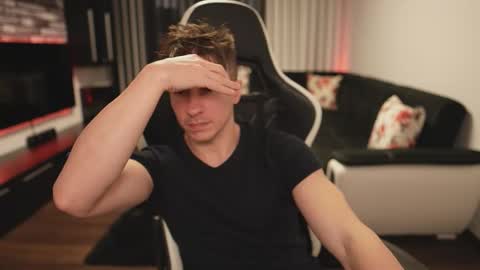 Dorian Reyes online show from 12/04/25, 10:51