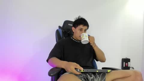 dorman_boy online show from 12/17/25, 04:29