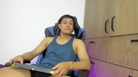 dorman_boy online show from 12/19/25, 02:40