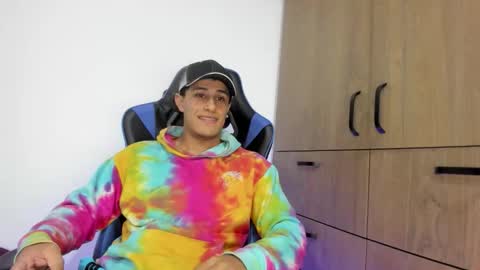 dorman_boy online show from 12/22/25, 03:25