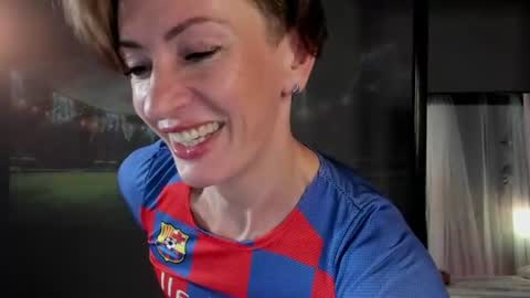 Snapshot of dorothy_meyer chatting on 06/18/26, 05:08 Dorothy Next stream on Monday at 3am-9am online show from 06/18/26, 05:08