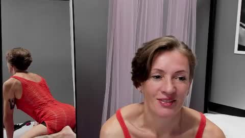 Snapshot of dorothy_meyer chatting on 06/27/26, 02:38 Dorothy Next stream on Monday at 3am-9am online show from 06/27/26, 02:38