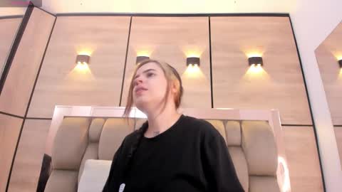  DOROTHY online show from 11/19/25, 02:22