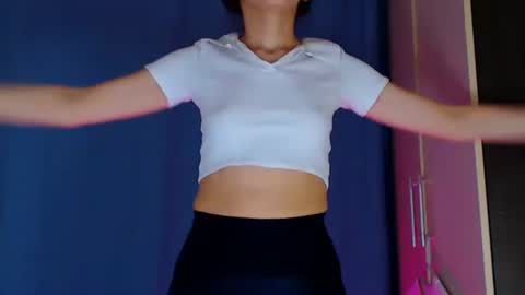 Snapshot of dorotty_ chatting on 10/27/25, 02:04 Your Dorotty online show from 10/27/25, 02:04