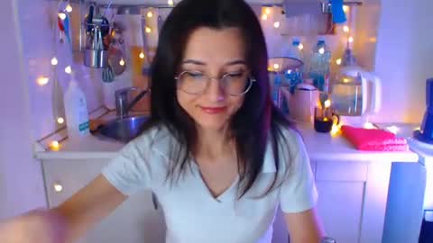 Snapshot of dorotty_ chatting on 11/03/25, 11:48 Your Dorotty online show from 11/03/25, 11:48