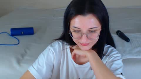 Snapshot of dorotty_ chatting on 11/16/25, 01:44 Your Dorotty online show from 11/16/25, 01:44