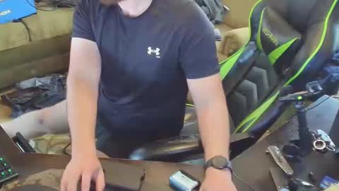 Snapshot of dotyoureyezez chatting on 02/04/25, 07:00 DotYourEyezez online show from 02/04/25, 07:00