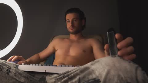 Keen online show from 03/11/25, 12:44