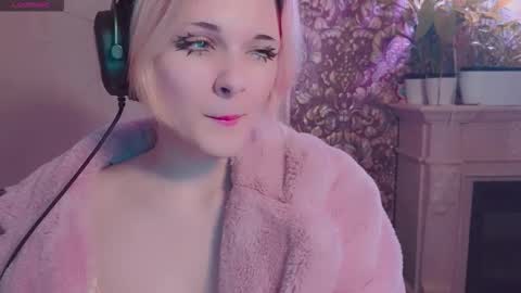 Angie online show from 11/09/25, 11:47