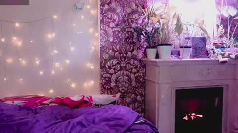 Snapshot of doublebubblecum chatting on 12/18/25, 02:28 Angie online show from 12/18/25, 02:28